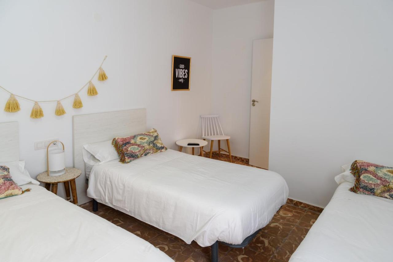 Hostal Beni Benicassim Bagian luar foto