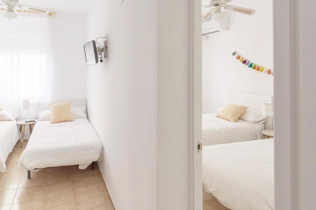 Hostal Beni Benicassim Bagian luar foto
